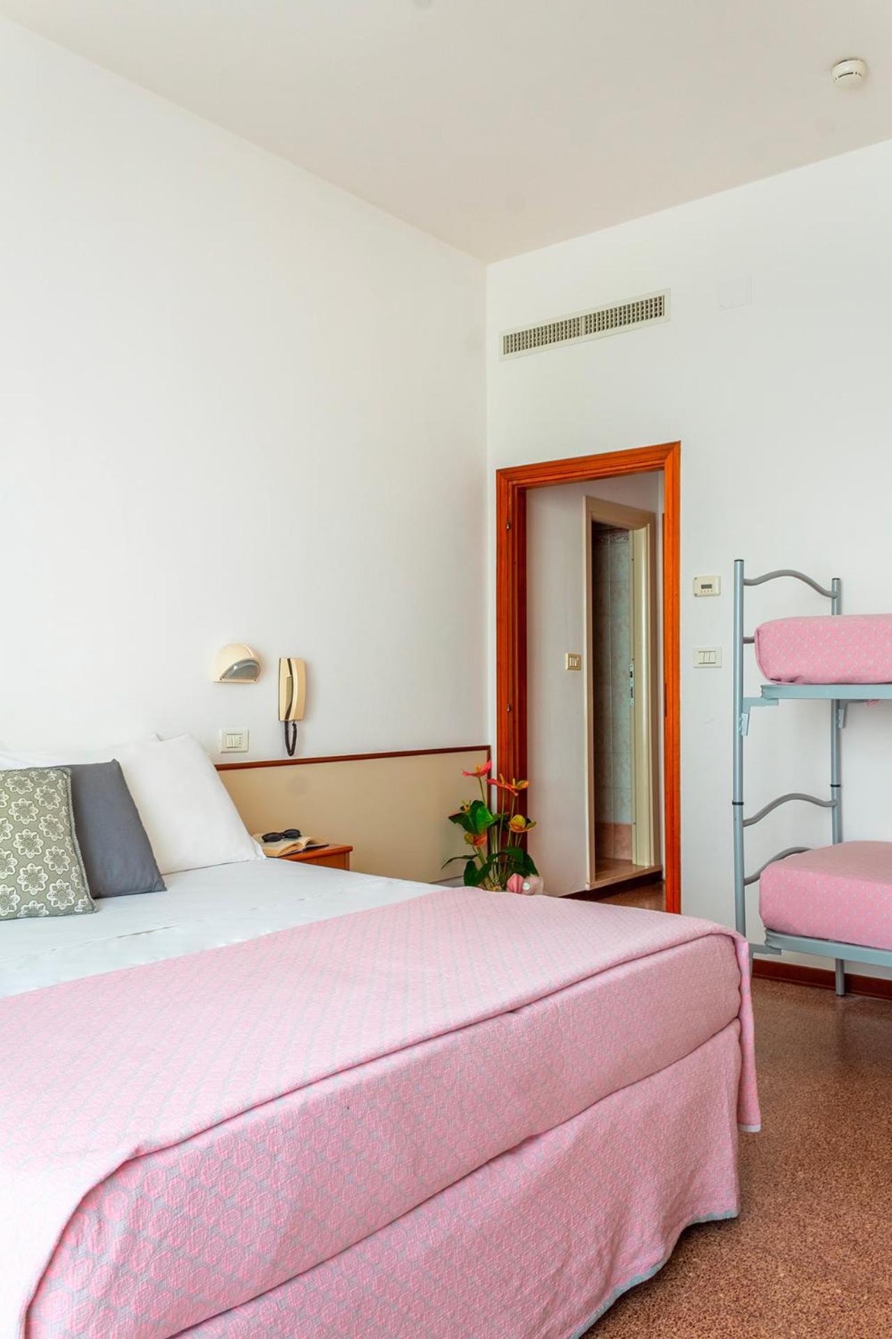 Mon Hotel Misano Adriatico Exterior photo